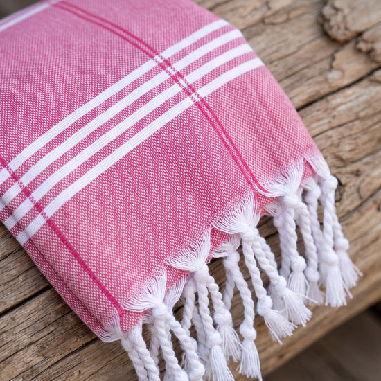 organic hamamdoek biokatoen robijnrood geruit - detail