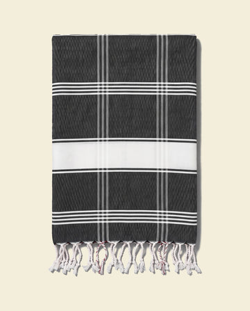 organic hamamdoek biokatoen zwart wit - op kleur