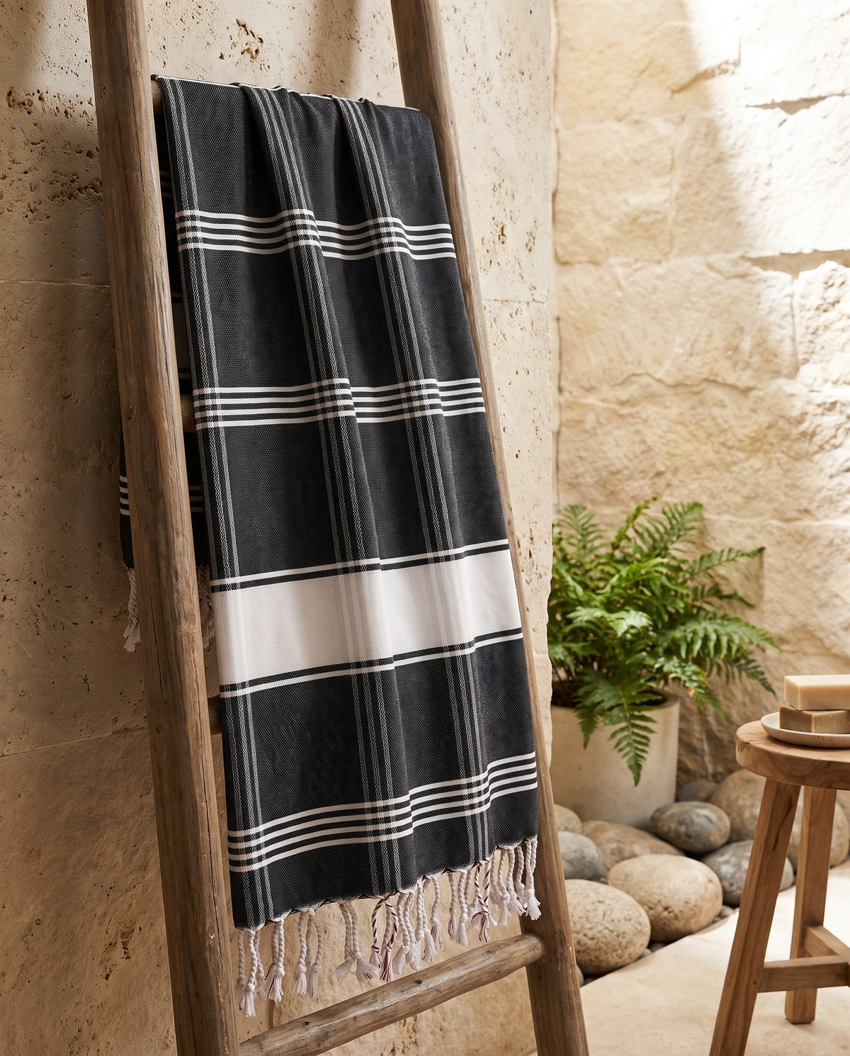 organic hamamdoek biokatoen zwart wit - sfeer