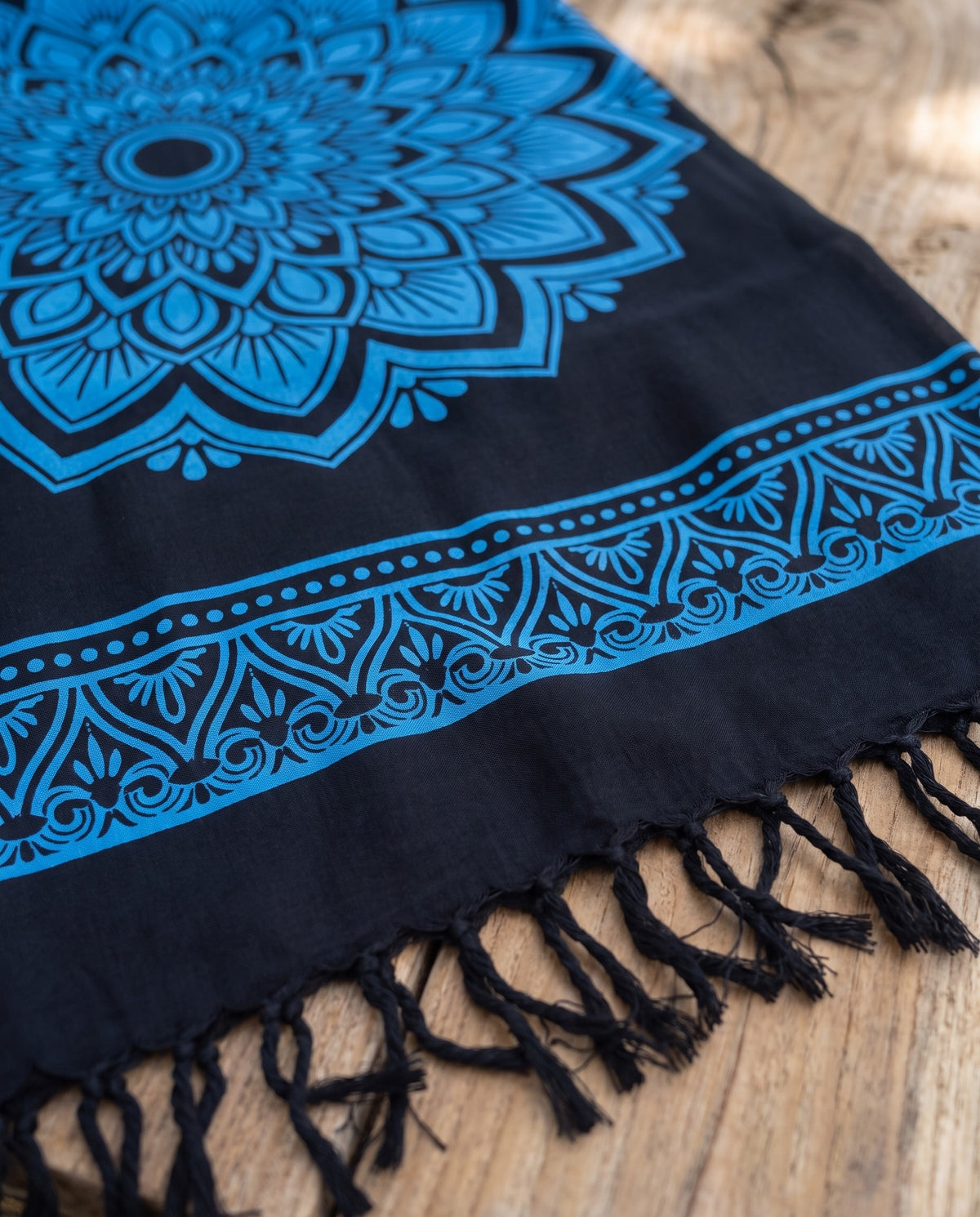 Pareo Flower black blue - detail