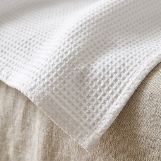 pique bedsprei baklava wit - detail