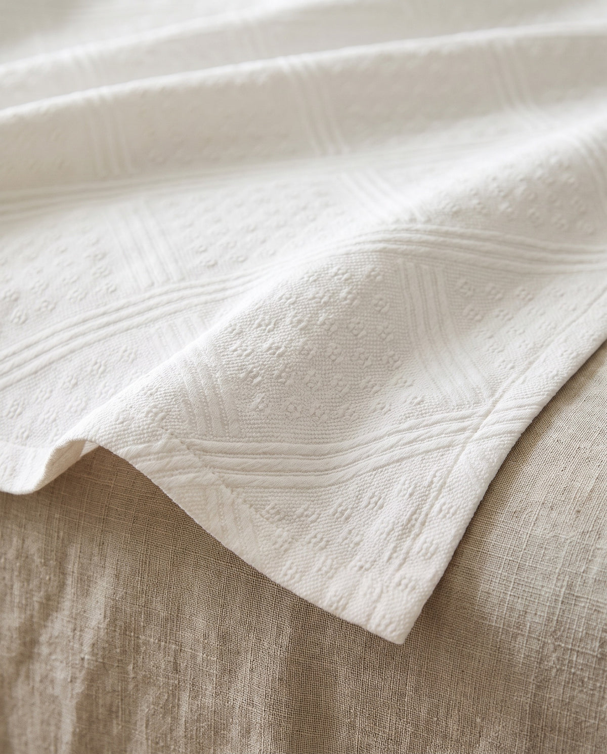 pique bedsprei original ecru - detail