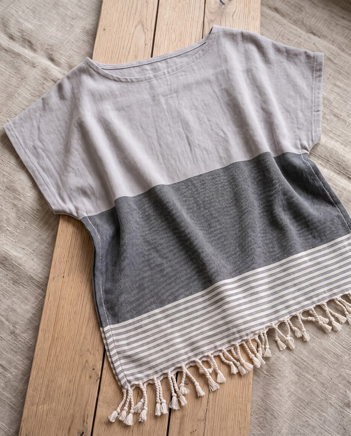 strand en sauna tuniek Sultan light grey dark grey - detail