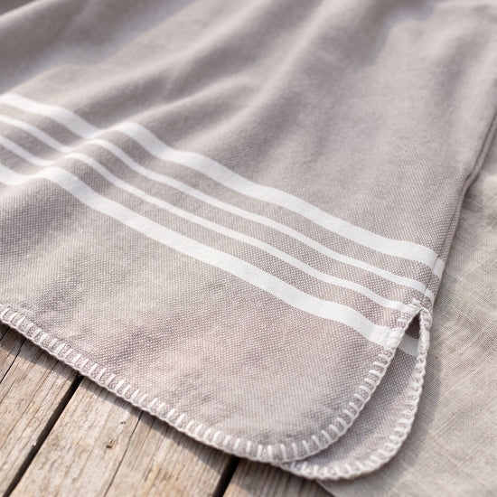 strandponcho Sultan taupe - detail