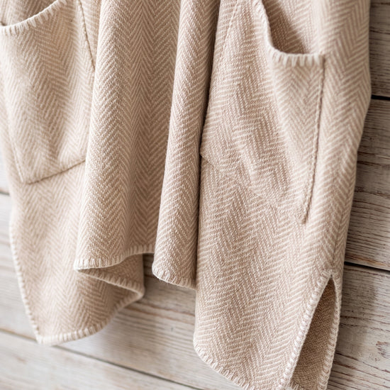 strandponcho ZigZag beige - detail