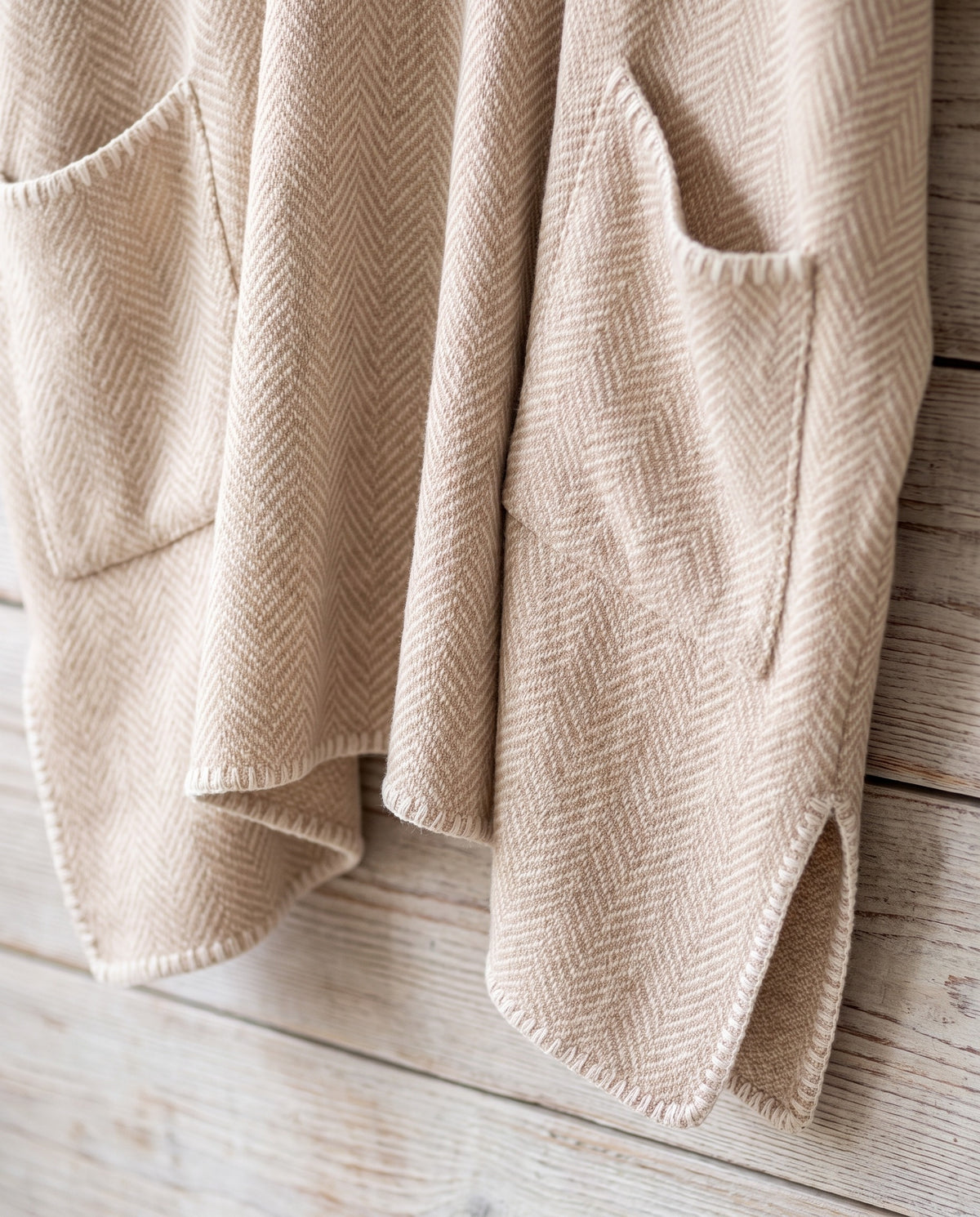 strandponcho ZigZag beige - detail