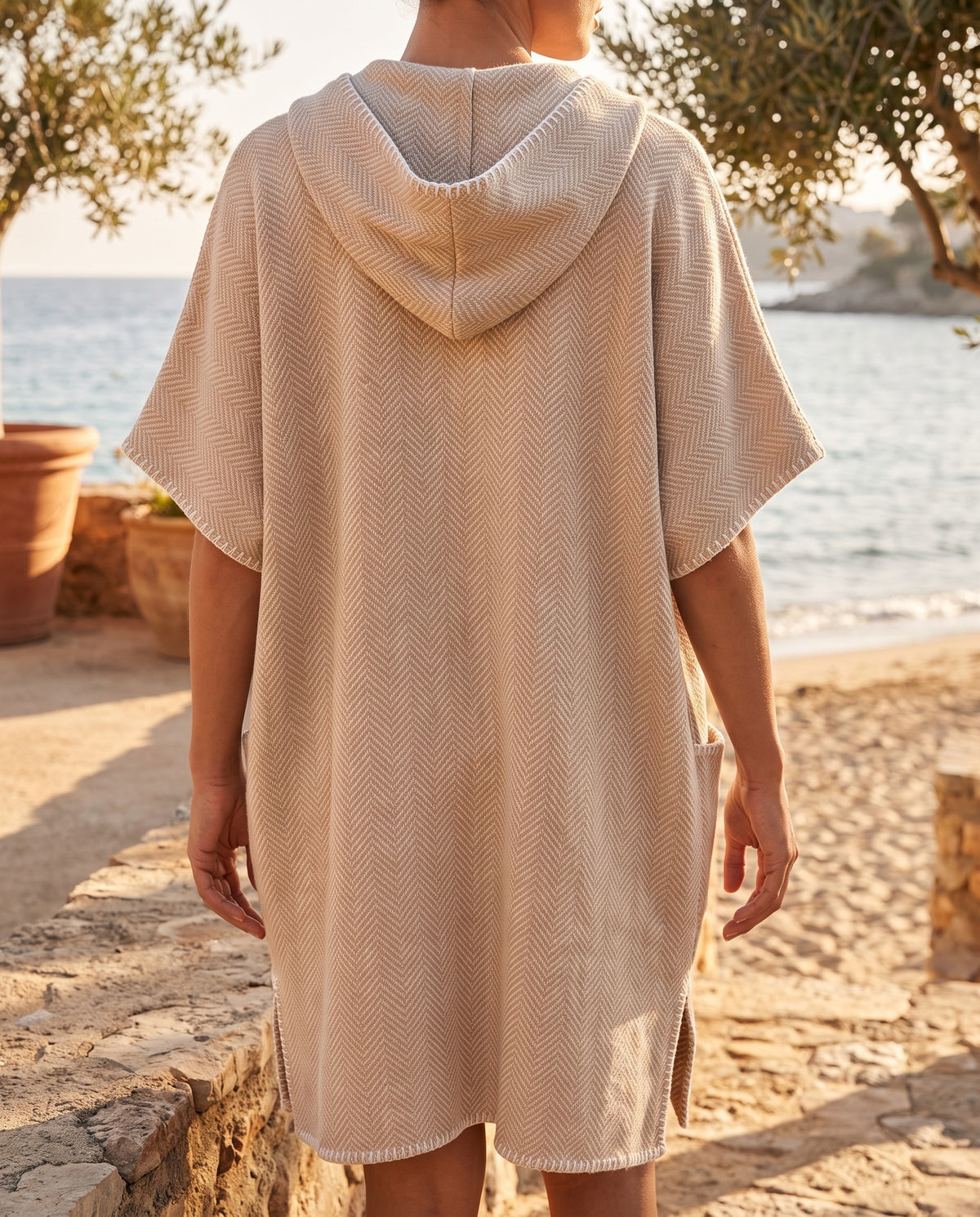 strandponcho ZigZag beige - sfeer