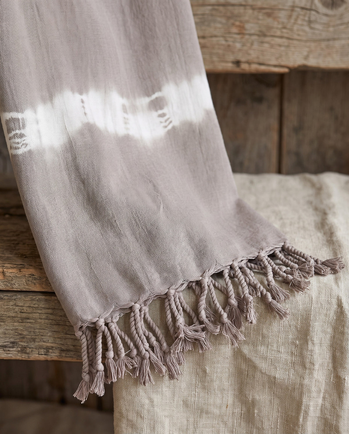 tie dye hamamdoek taupe - detail