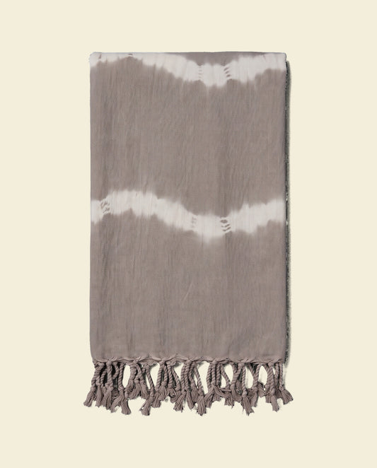 tie dye hamamdoek taupe - op kleur