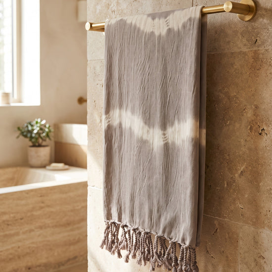 tie dye hamamdoek taupe - sfeer