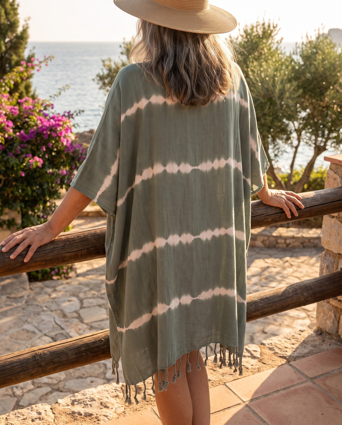 tie dye strandtuniek almond green - sfeer